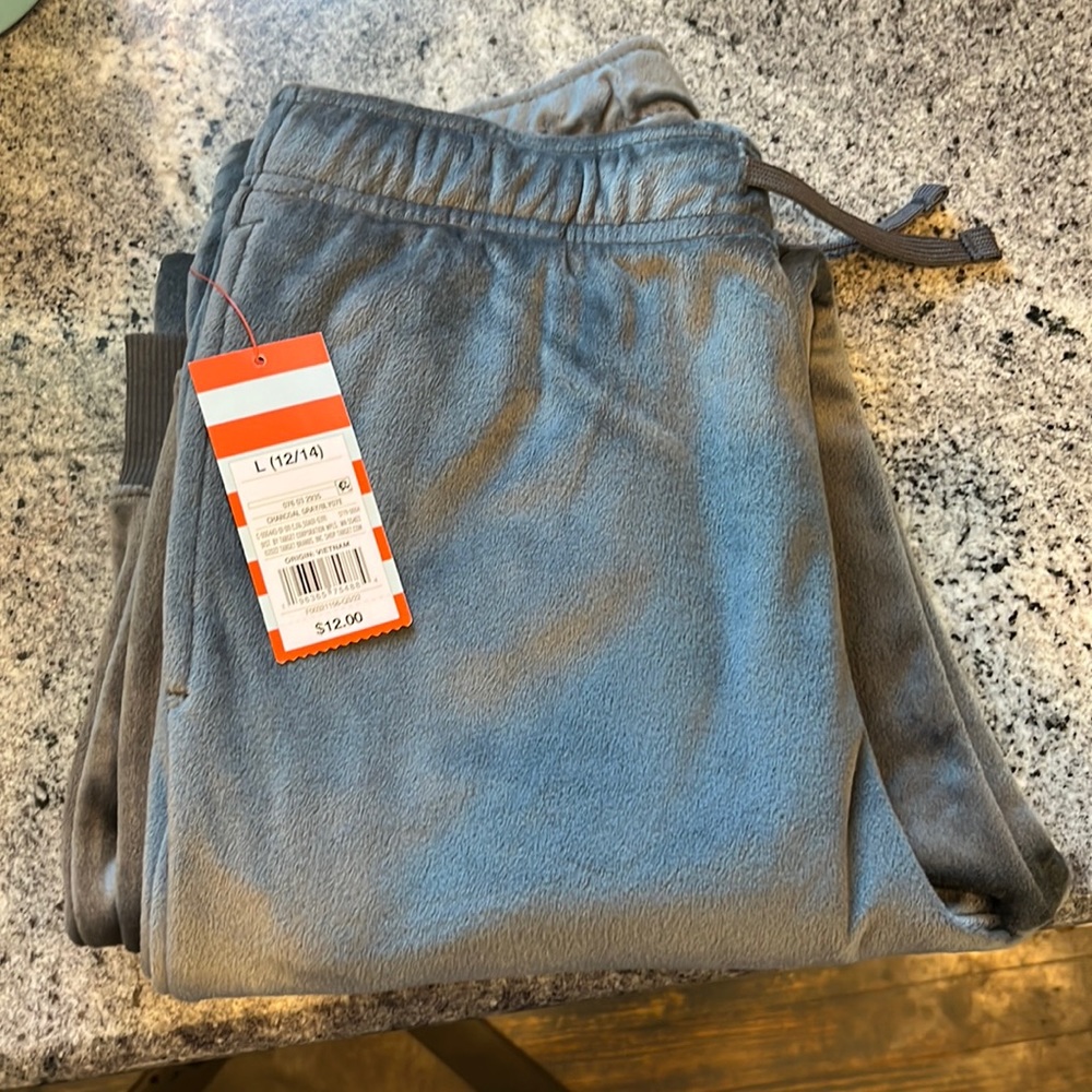 Boys gray super soft sweatpants NWT